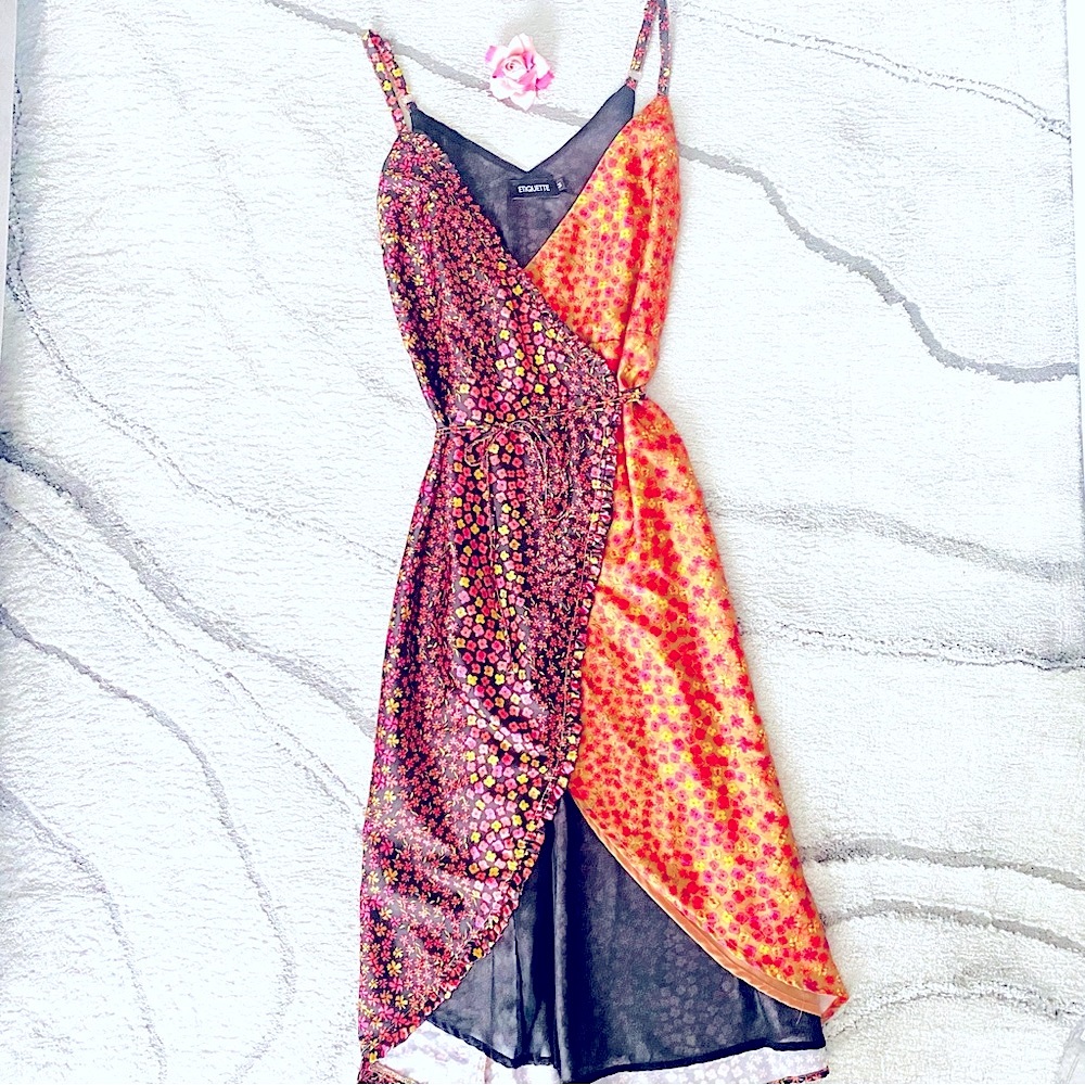 💕Beautiful Floral Midi Wrap Dress SZ M